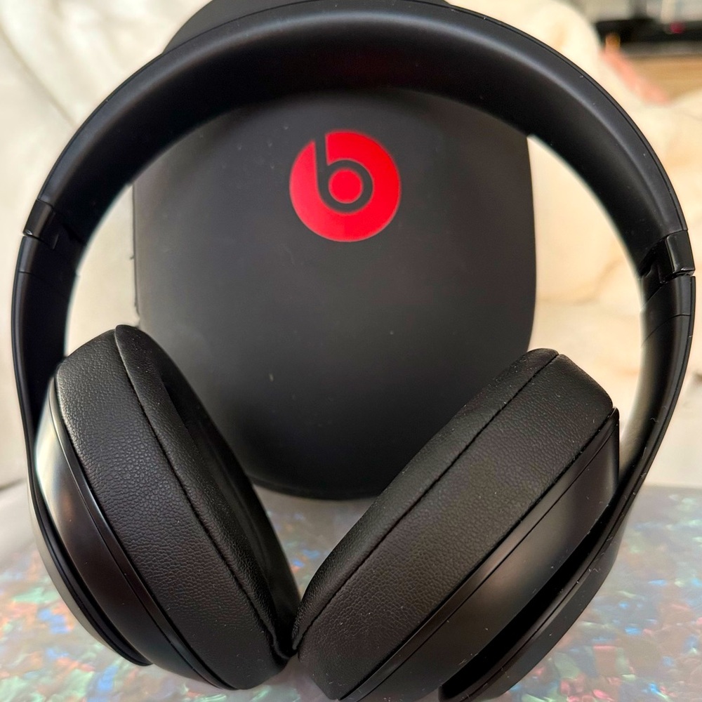 Beats Studio3 Wireless Noise Cancelling Over-Ear Headphones - Matte Black